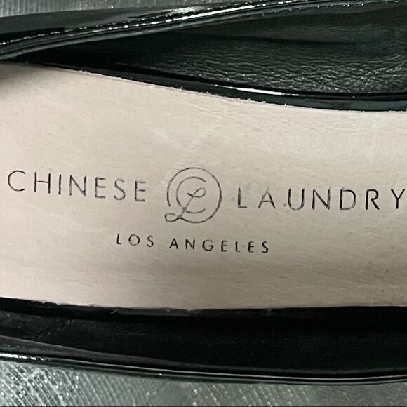 Chinese Laundry black FIA PEEP TOE PUMP - Picture 2 of 7